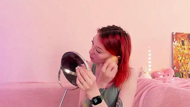 Snapshot of CrystalRey chatting on February 9, 4:57 am CrystalRey online show from February 9, 4:57 am