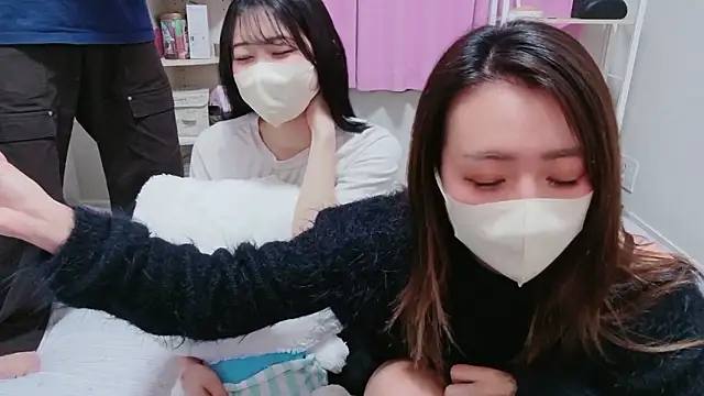 ayu yu xo online show from February 26, 7:30 am