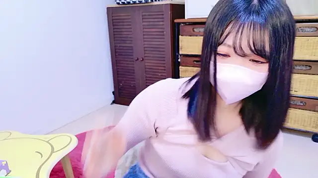 Snapshot of Minami_San chatting on October 31, 7:16 am Minami San online show from October 31, 7:16 am