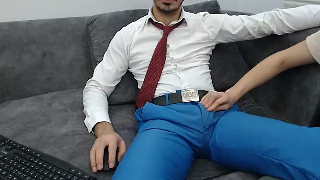 Naughtb0y online show from November 30, 11:11 am