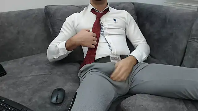 Naughtb0y online show from November 25, 11:05 pm