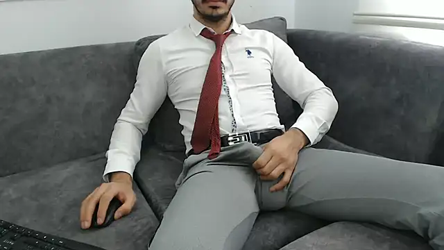 Snapshot of Naughtb0y chatting on July 6, 10:44 am Naughtb0y online show from July 6, 10:44 am
