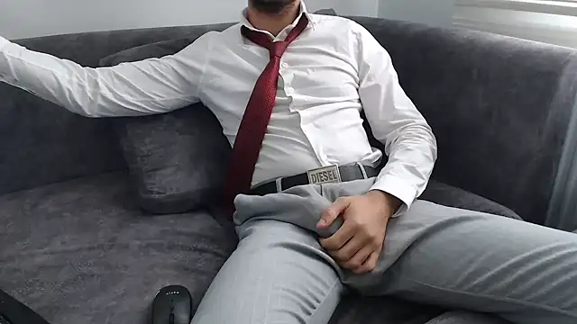 Naughtb0y online show from November 14, 9:24 am