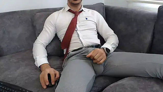 Snapshot of Naughtb0y chatting on June 14, 10:27 am Naughtb0y online show from June 14, 10:27 am