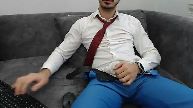 Naughtb0y online show from December 16, 11:36 am