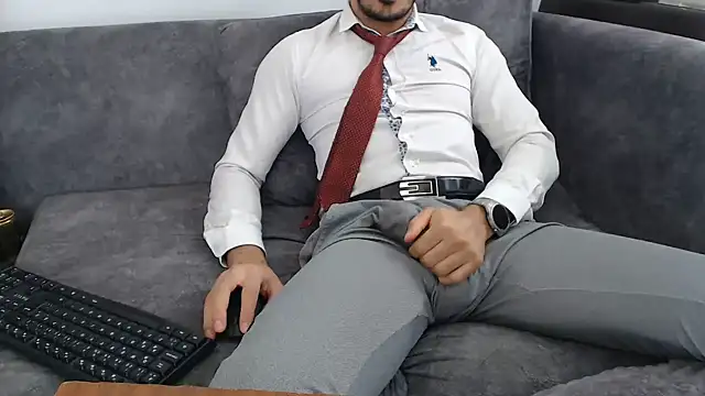 Snapshot of Naughtb0y chatting on June 6, 10:31 am Naughtb0y online show from June 6, 10:31 am