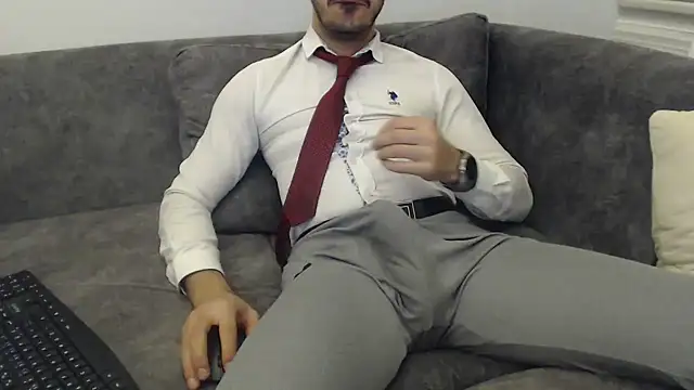 Naughtb0y online show from March 10, 11:20 pm