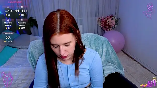 Snapshot of Milkissss chatting on March 16, 8:10 pm Milkissss online show from March 16, 8:10 pm