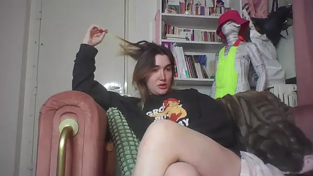 Icy  Diamond online show from December 4, 7:07 am