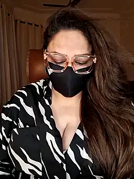 SEXY-Sardarni online show from May 12, 2:45 pm