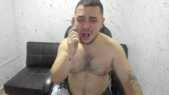 Snapshot of _ace_ventura chatting on December 4, 5:01 pm ace ventura online show from December 4, 5:01 pm