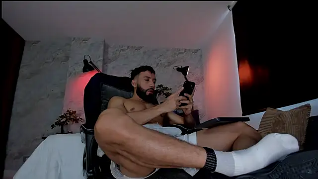 bruno woods online show from December 3, 7:35 pm