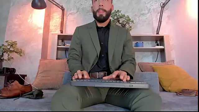 bruno woods online show from December 15, 4:24 pm