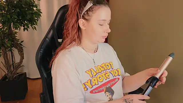 carolina elf online show from November 16, 1:16 pm