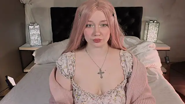 carolina elf online show from April 2, 5:36 am