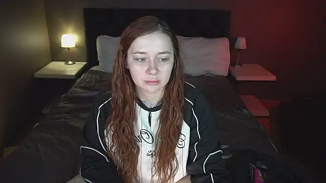 Snapshot of carolina_elf chatting on February 23, 9:33 am carolina elf online show from February 23, 9:33 am