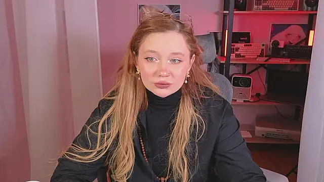 carolina elf online show from March 5, 5:15 am