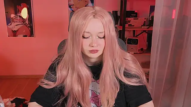 carolina elf online show from March 31, 5:09 am