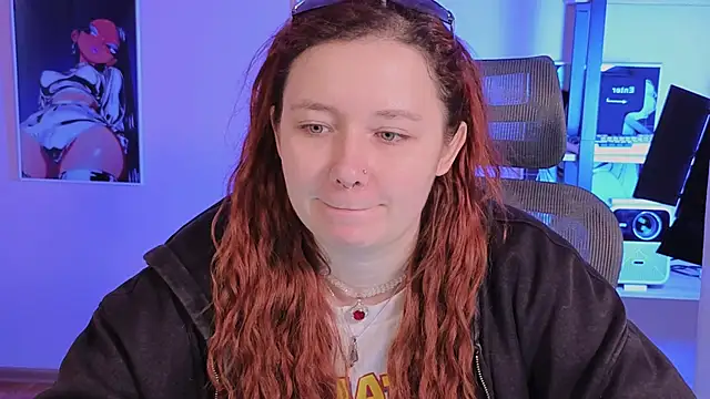 carolina elf online show from November 18, 1:03 pm