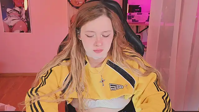 carolina elf online show from April 18, 5:10 am