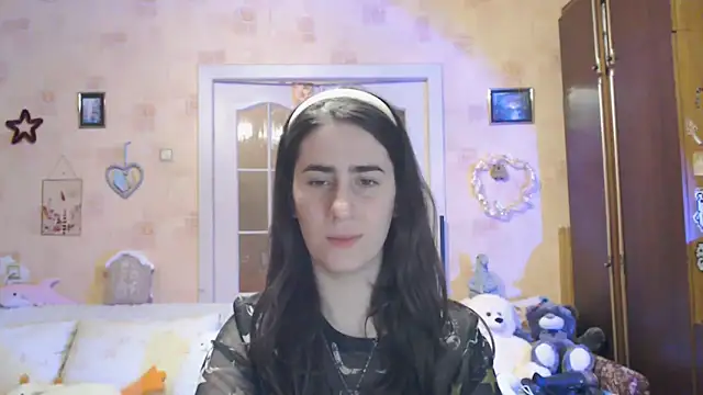 Snapshot of INELIKA chatting on October 18, 9:39 pm INELIKA online show from October 18, 9:39 pm