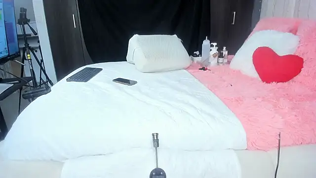 merida blue  online show from January 31, 7:12 pm