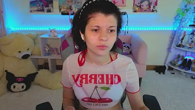 Snapshot of Katya_Zaitseva chatting on June 24, 6:17 pm Katya Zaitseva online show from June 24, 6:17 pm