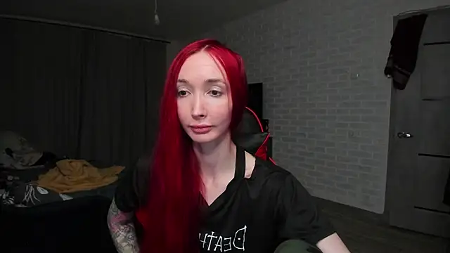 Roxy Silver online show from March 8, 3:10 am