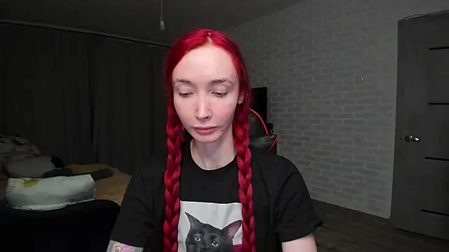 Roxy Silver online show from February 12, 2:50 pm