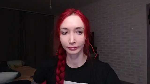 Snapshot of Roxy_Silver chatting on June 19, 8:58 pm Roxy Silver online show from June 19, 8:58 pm
