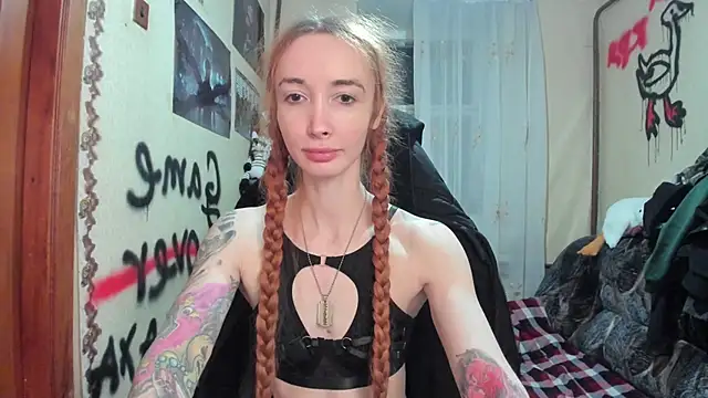 Snapshot of Roxy_Silver chatting on February 26, 10:04 pm Roxy Silver online show from February 26, 10:04 pm