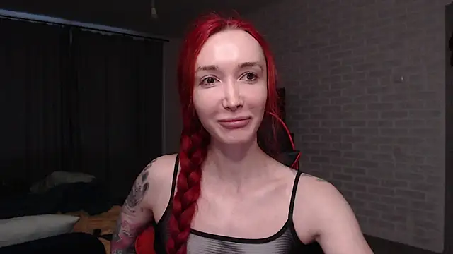 Snapshot of Roxy_Silver chatting on June 18, 10:20 am Roxy Silver online show from June 18, 10:20 am