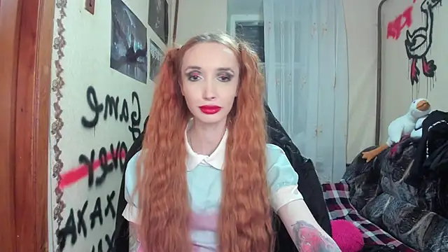 Snapshot of Roxy_Silver chatting on February 24, 12:09 am Roxy Silver online show from February 24, 12:09 am