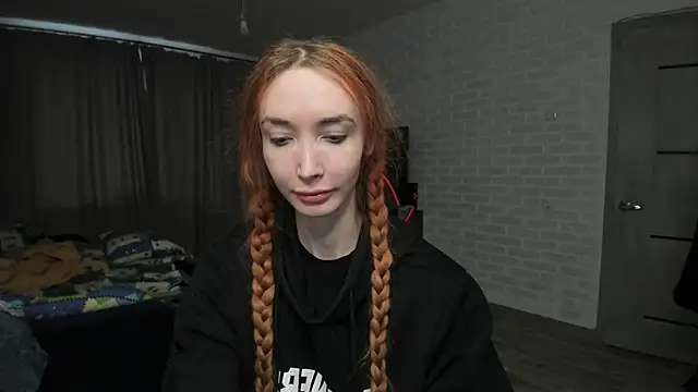 Snapshot of Roxy_Silver chatting on February 26, 5:03 am Roxy Silver online show from February 26, 5:03 am
