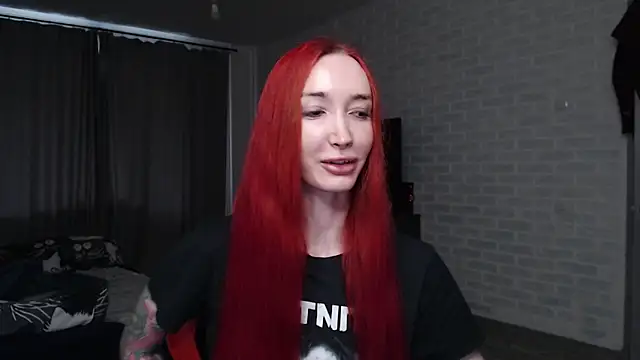 Snapshot of Roxy_Silver chatting on June 27, 10:21 am Roxy Silver online show from June 27, 10:21 am