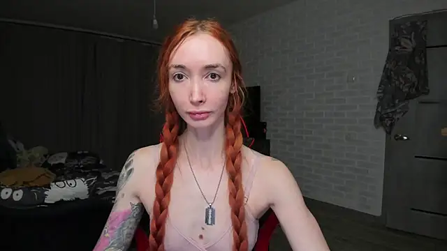 Snapshot of Roxy_Silver chatting on October 15, 8:06 pm Roxy Silver online show from October 15, 8:06 pm