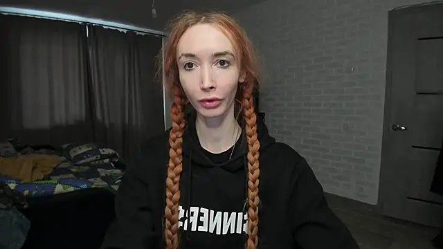 Snapshot of Roxy_Silver chatting on February 26, 1:57 am Roxy Silver online show from February 26, 1:57 am