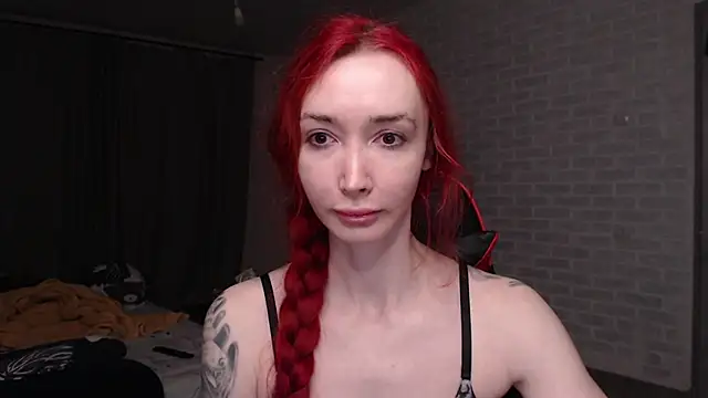 Snapshot of Roxy_Silver chatting on June 22, 9:01 pm Roxy Silver online show from June 22, 9:01 pm