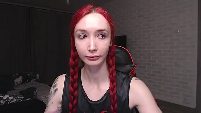 Snapshot of Roxy_Silver chatting on June 25, 8:14 pm Roxy Silver online show from June 25, 8:14 pm