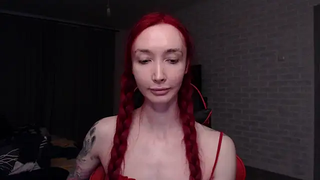 Roxy Silver online show from May 23, 1:37 am