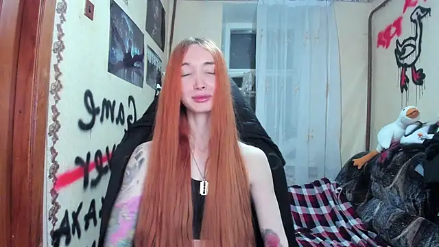Snapshot of Roxy_Silver chatting on February 13, 9:06 pm Roxy Silver online show from February 13, 9:06 pm