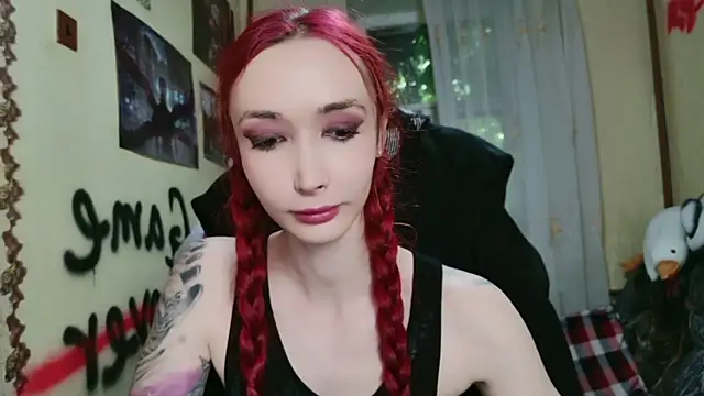 Snapshot of Roxy_Silver chatting on June 17, 2:16 pm Roxy Silver online show from June 17, 2:16 pm