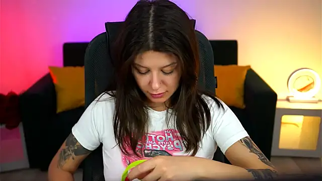 Snapshot of NicoleMun chatting on March 16, 5:25 am NicoleMun online show from March 16, 5:25 am