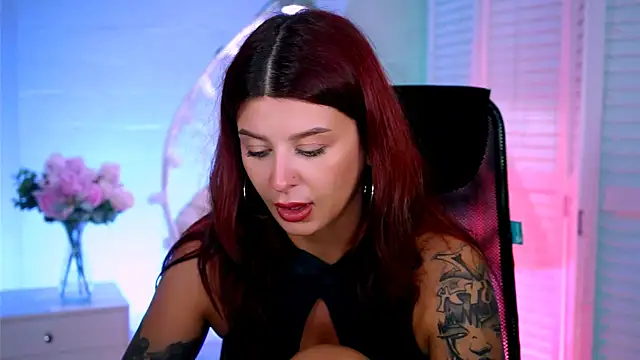 Snapshot of NicoleMun chatting on November 12, 12:31 pm NicoleMun online show from November 12, 12:31 pm