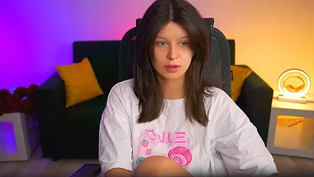 Snapshot of NicoleMun chatting on February 9, 5:08 am NicoleMun online show from February 9, 5:08 am