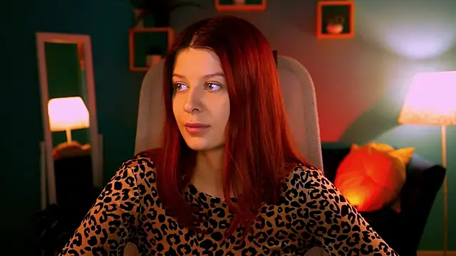 NicoleMun online show from February 21, 5:15 pm