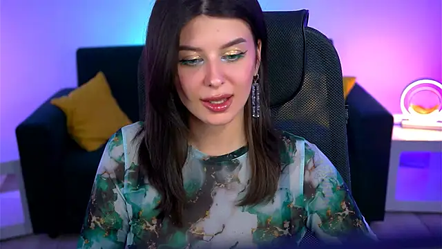 Snapshot of NicoleMun chatting on March 4, 9:00 pm NicoleMun online show from March 4, 9:00 pm