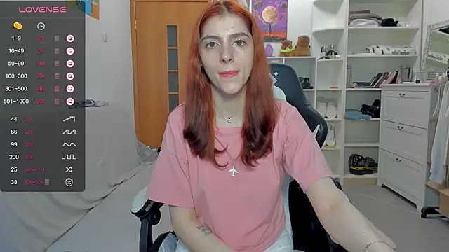 Snapshot of broosnica1 chatting on June 14, 8:04 am broosnica1 online show from June 14, 8:04 am