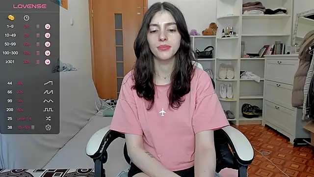 broosnica1 online show from April 30, 7:48 am