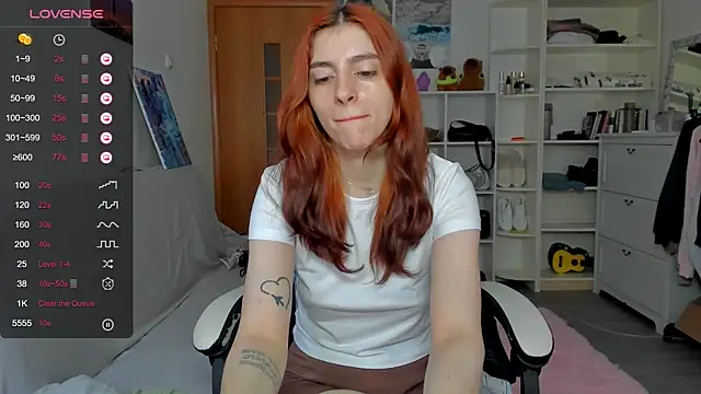 Snapshot of broosnica1 chatting on July 7, 6:47 am broosnica1 online show from July 7, 6:47 am
